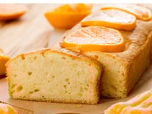 “Un jeu d’enfant” : Stéphanie Le Quellec et son fils vous partagent leur recette de gâteau moelleux à l’orange !
