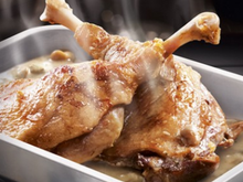 Confit de canard et sa sauce aux cèpes