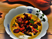 Velouté de courge, châtaignes et chorizo