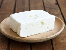 Feta : ne vous laissez pas tromper par les faux fromages grecs vendus en supermarchés