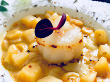 Saint-Jacques sur son lit de pomme au curry