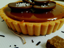 Tartelette chocolat, caramel sur fond de spéculoos