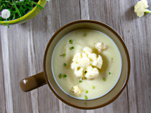 Velouté de choux fleur, chèvre frais et huile de noisette