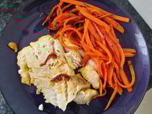 Filet de lieu noir caramélisé à l'orange et carottes