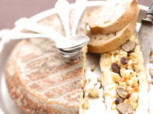 Le Saint-nectaire à partager fruits Secs, céréales et truffe d'été