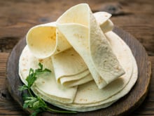 Comment faire des mini-quiches tortillas : une recette facile et rapide à réaliser avec un moule à muffins ?