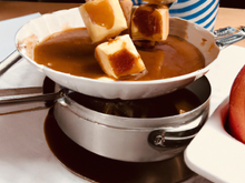Fondue au pommes et caramel en chaud et froid