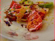 Tomates au lait de parmesan, balsamique et herbes et herbes du jardin