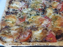 Pizza au thym et aux trois fromage