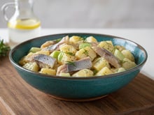 Harengs pommes à l'huile : l'ingrédient secret pour sublimer ce grand classique de bistrot