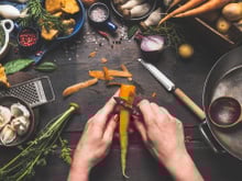 Ne jetez plus vos épluchures de légumes racines !