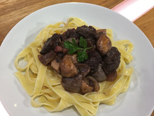 Bavette de bœuf façon bourguignon