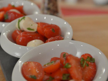 Salade de tomates, fraises et mozzarella