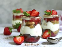 Tiramisu light aux fraises et sucre de coco