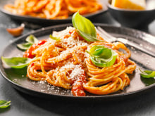 Ce chef italien livre 4 recettes de sauces pour les pâtes plus méconnues qui changent de la bolognaise ou la carbonara
