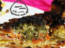 Quiche aux brocolis, carottes, oignons et roquefort