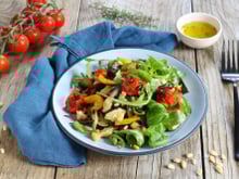 Salade de légumes du soleil, vinaigrette à la sauce soja sucrée