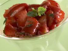 Tartare de fraise à la menthe sur lit de Mon dessert de fraises