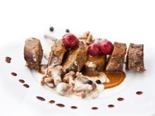 Epaule de chevreuil sauce groseille