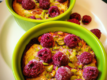 Petits gratins pistaches-framboises