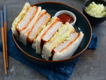 Connaissez-vous le katsu sando, cet irrésistible sandwich japonais au porc pané ? Voici notre recette !