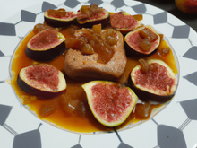 Porc aux pommes et aux figues en sauce tomate