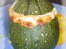 Courgettes farcies à la ricotta et aux herbes : un plat parfait pour l'été! 