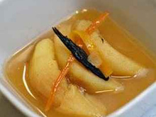 Coings pochés aux parfums d'agrumes et épices