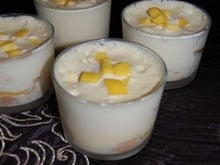 Tiramisu à la mangue et noix de coco