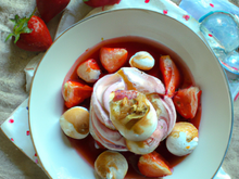 Eton Mess aux fraises juteuses et meringues croquantes