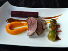 Chevreuil / compression de poires / potimarron / choux de Bruxelles