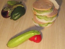 Mille-Feuille de foie gras avec écailles de concombre marinées