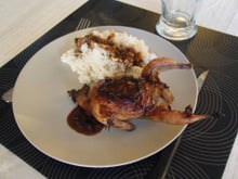 Cailles rôties et farcies à la compote de pomme