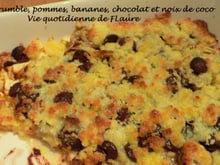 Crumble, pommes, bananes, chocolat et noix de coco