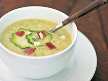 Soupe de courgettes à la Fourme d'Ambert et au Bacon