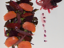 Salade surprenante : saumon fumé-basilic pourpre !