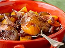 Coq au vin et aux nectarines jaunes d'ici