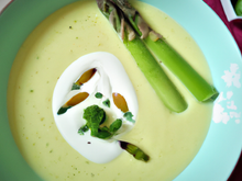 Velouté d'asperges et chèvre