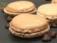 Macarons au café