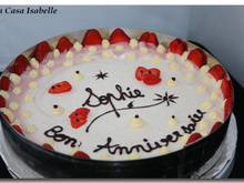 Gâteau sablé à la pistache et mousse de fraise