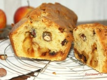 Cake aux pommes et noisettes au caramel