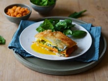 Brick à la patate douce, épinards et oeuf