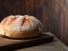 Cette recette de pain sans repos sauve la mise quand les boulangeries sont fermées au mois d’août !