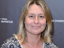 “C’est top ! ”: Luana Belmondo partage sa recette pour faire un délicieux gâteau de pain sucré !