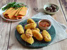 Parfaite pour l’apéro, testez cette recette des croquetas espagnoles aux tranches végé lentilles corail