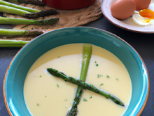 Soupe d'asperges aux œufs
