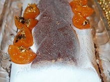 Bûche bavarois chocolat au lait fruit de la passion et clémentine confite