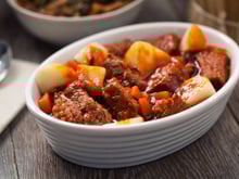 Cette spécialité ardéchoise change du bourguignon et va vous réconcilier avec les plats mijotés