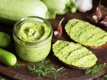 Elles vont faire fureur à l'apéro, oubliez le thon, voici nos rillettes de courgette, parfaites pour cet été !