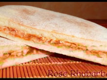 St Marcellin naans au saumon fumé et pesto rosso